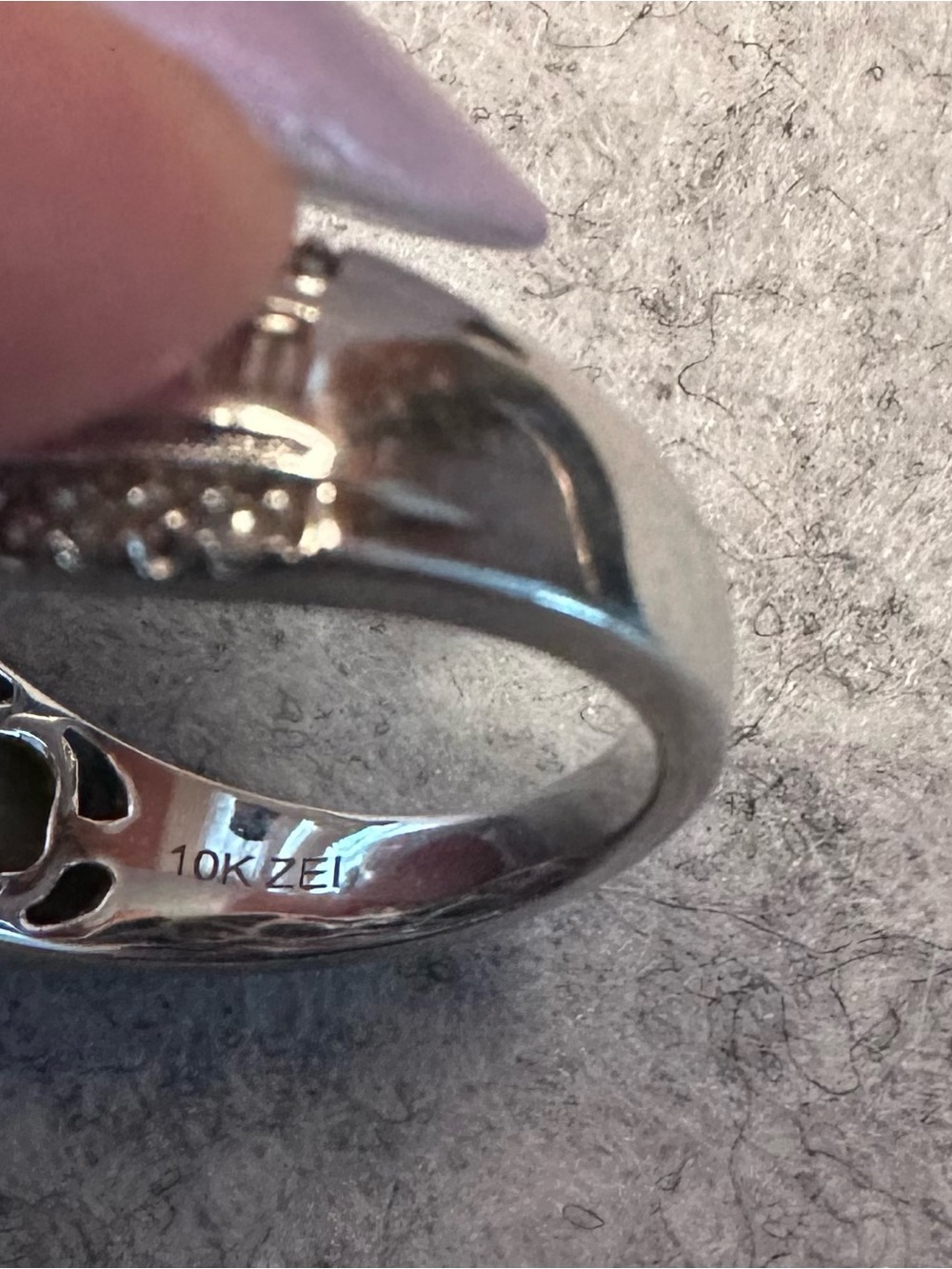 Amazing♥️ 10k gold diamond wedding ring - Picture 7 of 11